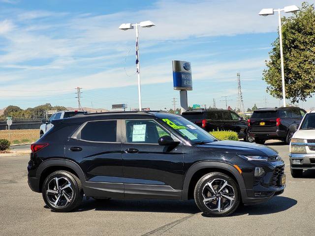 Used 2021 Chevrolet TrailBlazer RS w/ Sun and Liftgate Package FWD image 3