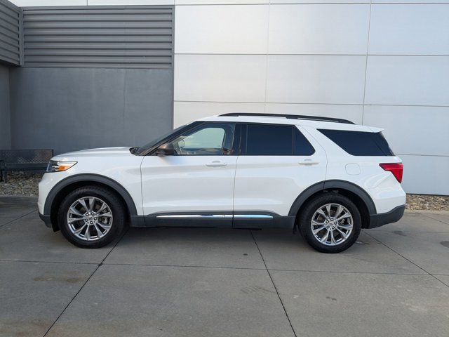 Certified 2022 Ford Explorer XLT w/ Equipment Group 202A image 2