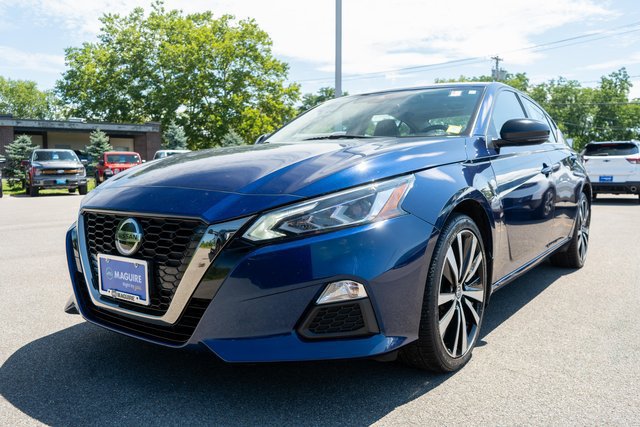 Used 2021 Nissan Altima 2.5 SR w/ SR Premium Package AWD/4WD image 2