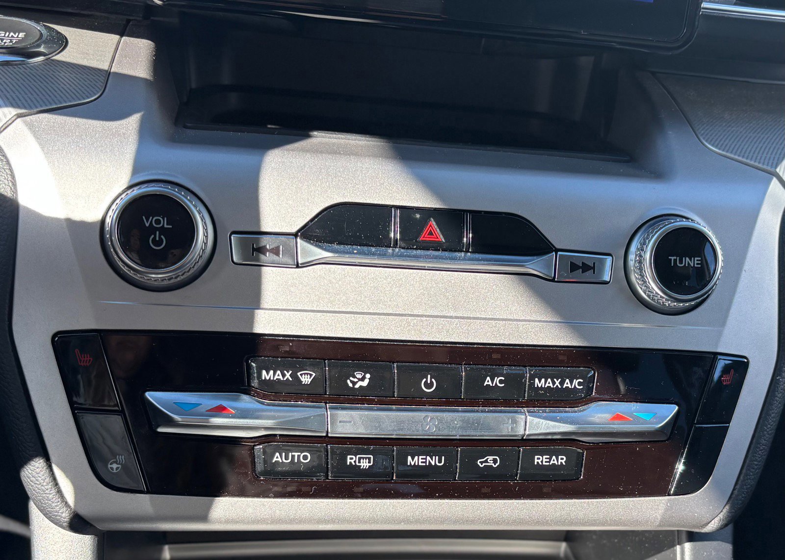 Certified 2022 Ford Explorer XLT w/ Equipment Group 202A image 43