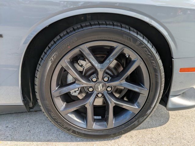 Used 2022 Dodge Challenger R/T w/ Blacktop Package image 10