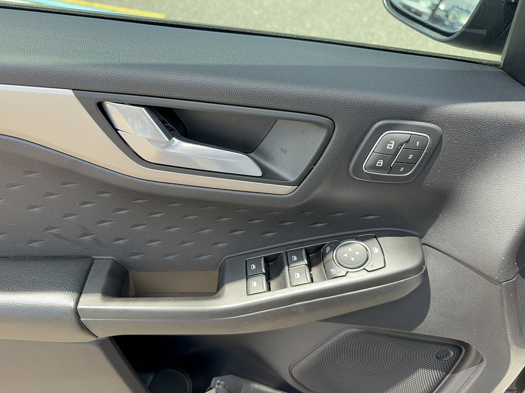 Certified 2020 Ford Escape SEL FWD image 9