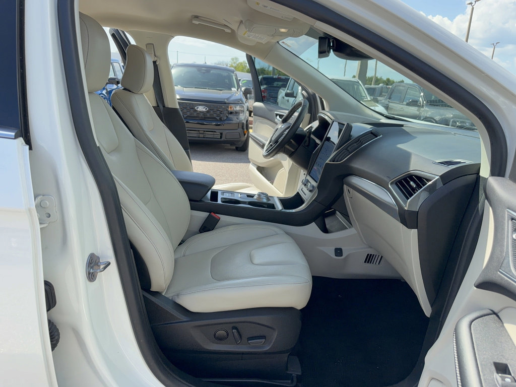 Certified 2021 Ford Edge Titanium w/ Equipment Group 301A image 14