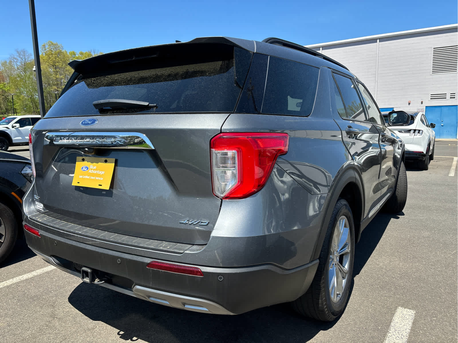 Certified 2023 Ford Explorer XLT w/ Equipment Group 202A AWD/4WD image 25