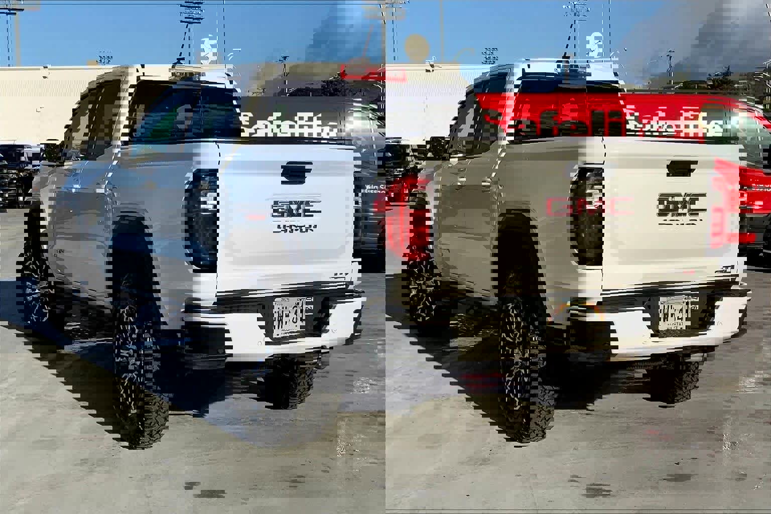 Used 2023 GMC Canyon AT4 w/ AT4 Premium Package image 4