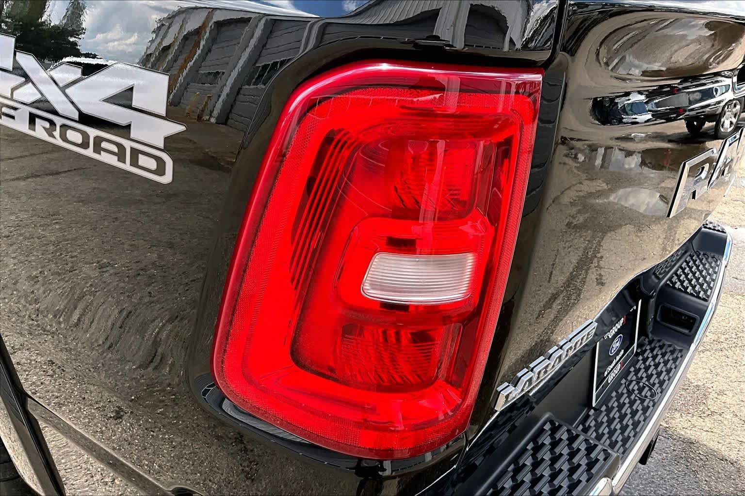 Used 2025 RAM 1500 Laramie w/ Off Road Group AWD/4WD image 28