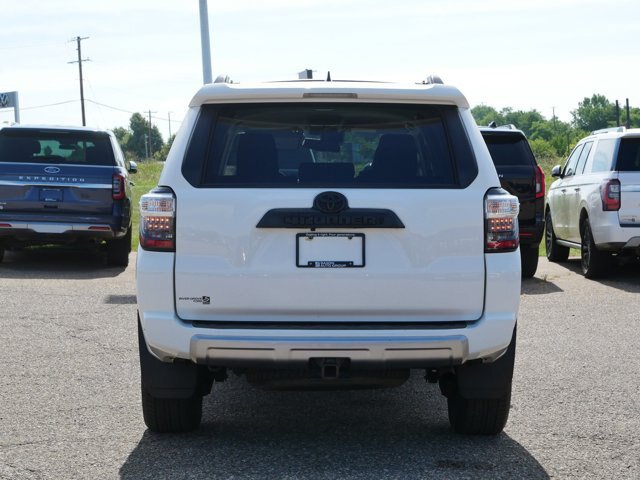 Used 2022 Toyota 4Runner TRD Off-Road AWD/4WD image 4