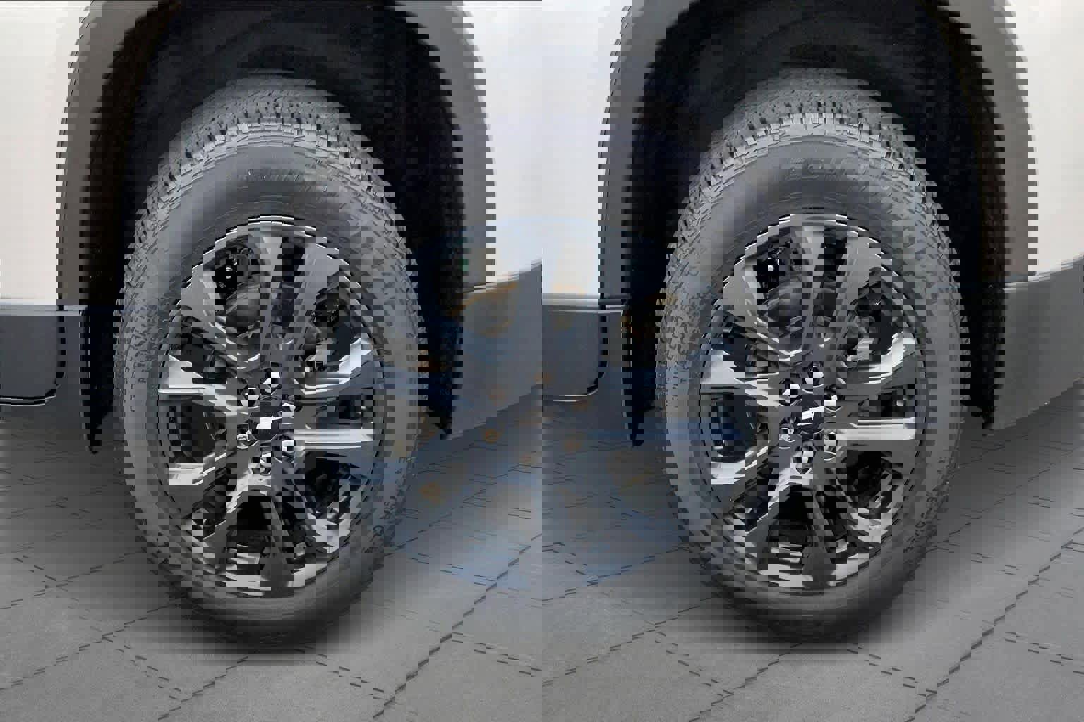 Used 2021 Chevrolet Traverse RS image 9