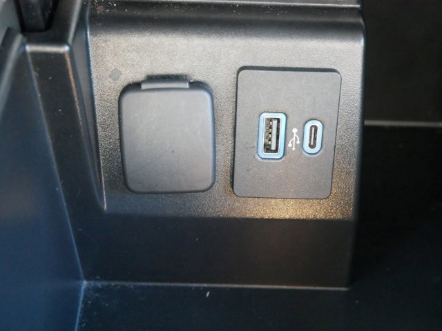 Certified 2021 Ford Explorer XLT w/ Equipment Group 202A image 26