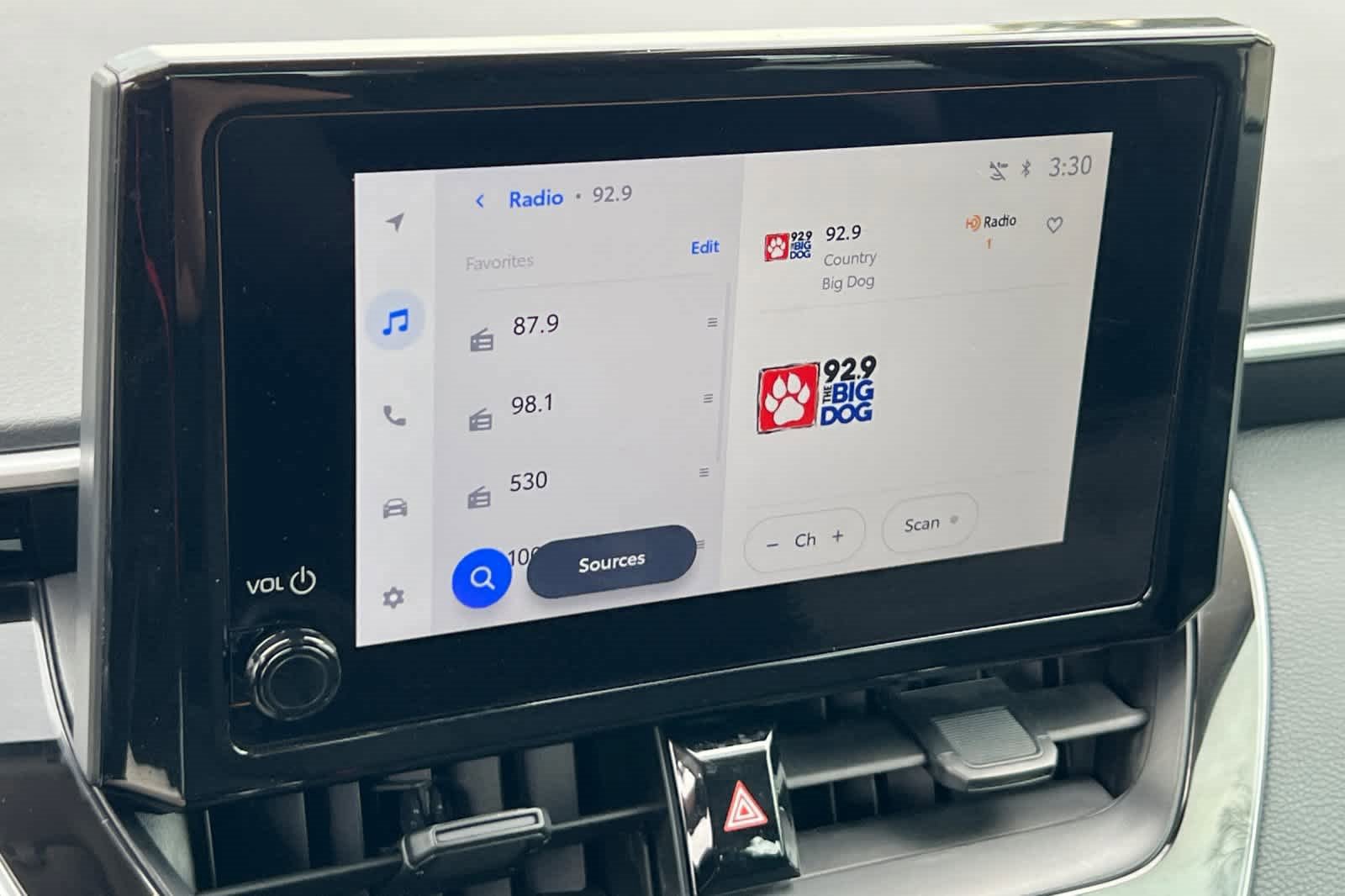 Used 2025 Toyota Corolla LE image 18