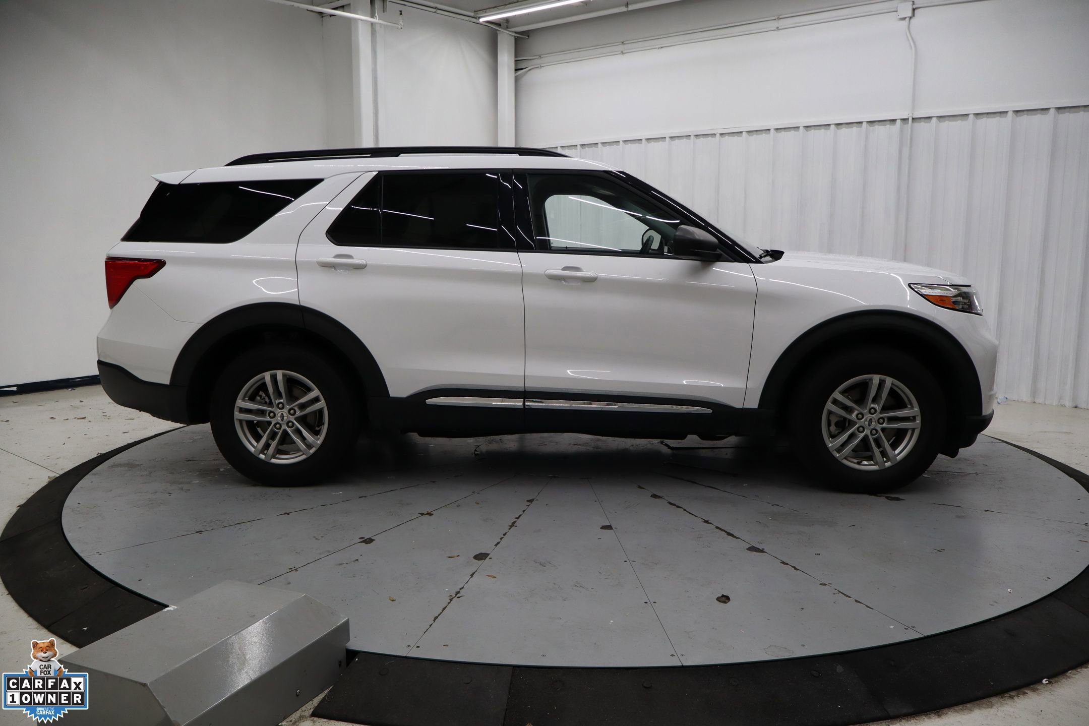 Certified 2024 Ford Explorer XLT w/ Equipment Group 202A image 6