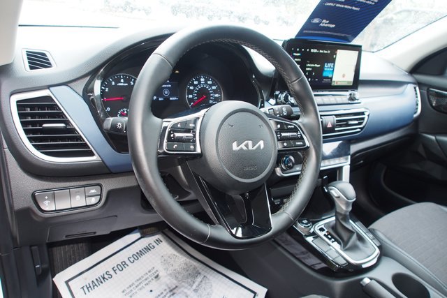 Used 2023 Kia Seltos S w/ Navigation Package FWD image 17
