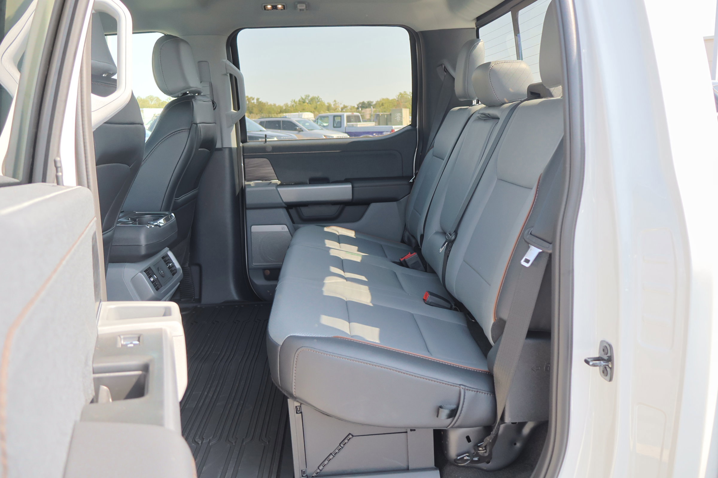 Certified 2025 Ford F150 Lariat w/ Equipment Group 501A Mid image 32