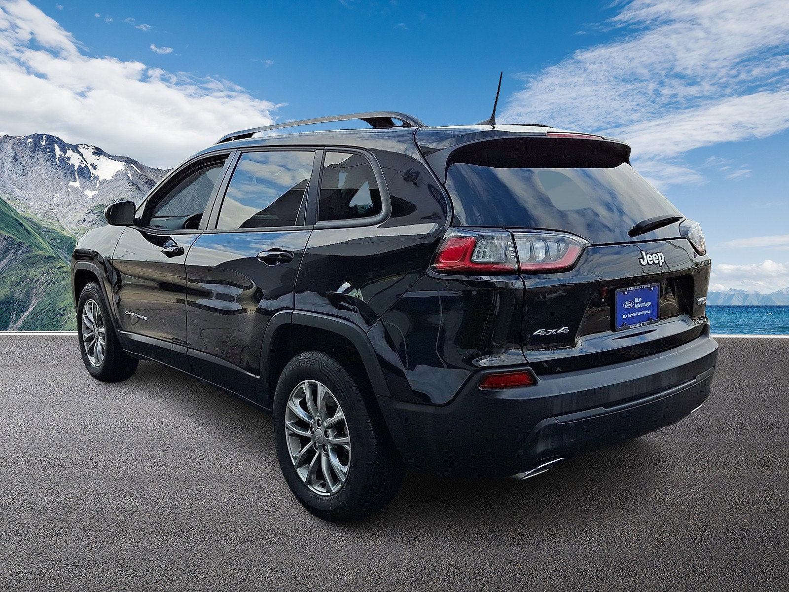 Used 2022 Jeep Cherokee Latitude Lux image 2