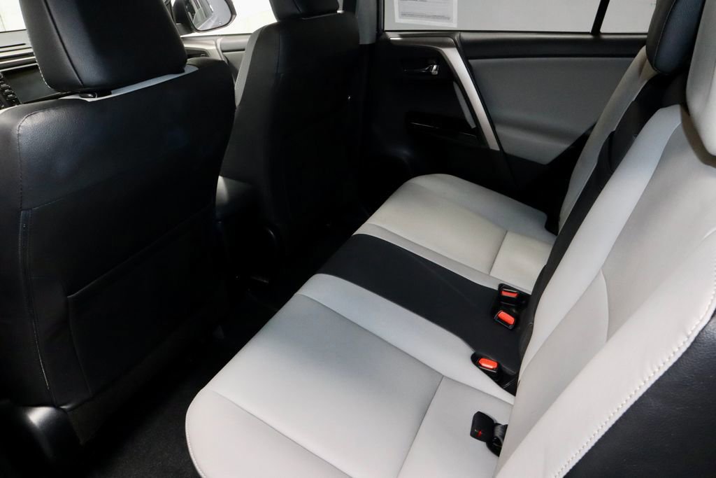 Used 2018 Toyota RAV4 Limited AWD/4WD image 21