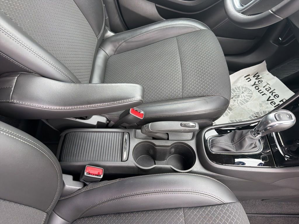 Used 2022 Buick Encore Preferred AWD/4WD image 36