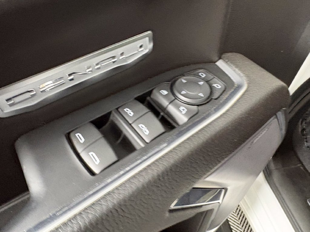 Used 2023 GMC Sierra 1500 Denali AWD/4WD image 12
