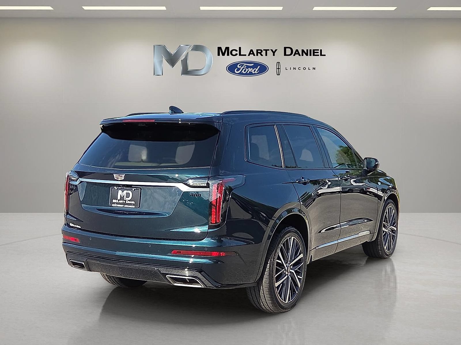 Used 2024 Cadillac XT6 Sport w/ Technology Package AWD/4WD image 5