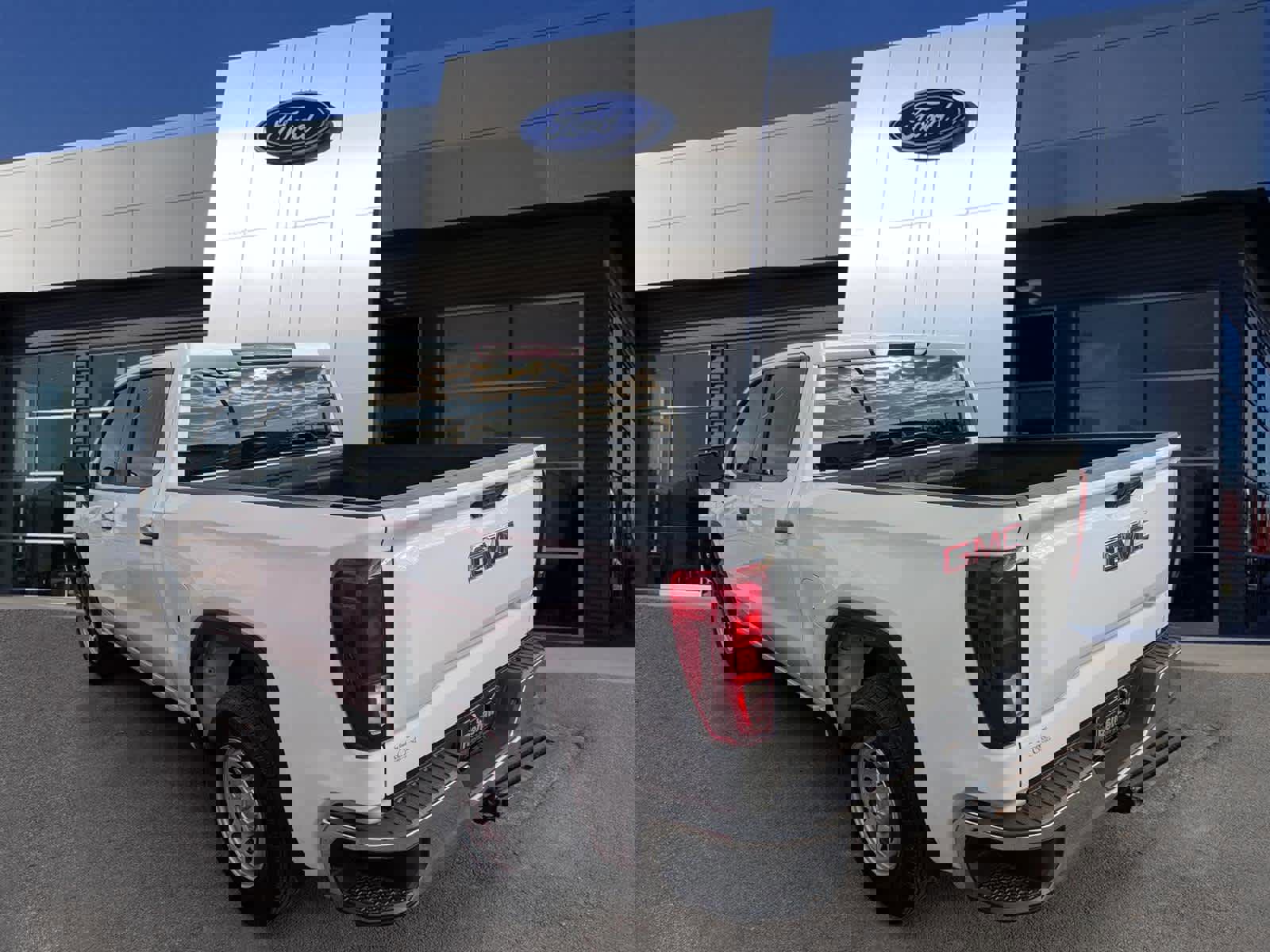 Used 2022 GMC Sierra 1500 Pro w/ Pro Value Package image 3