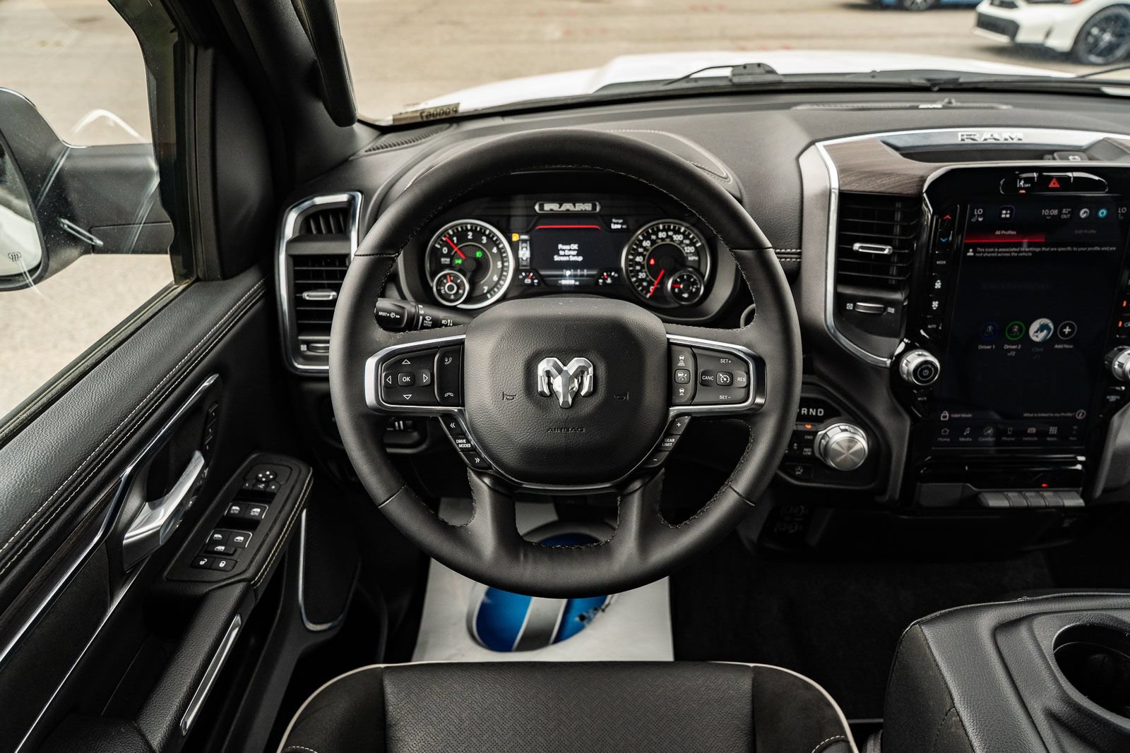 Used 2025 RAM 1500 Laramie AWD/4WD image 23
