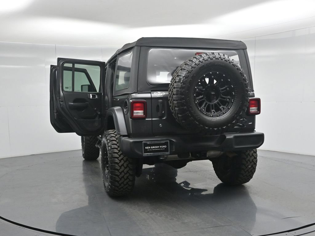 Used 2018 Jeep Wrangler Unlimited Sport image 29