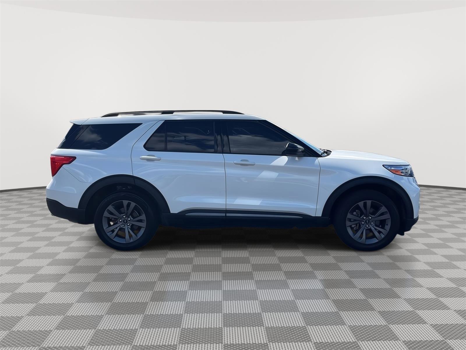 Certified 2023 Ford Explorer XLT w/ Equipment Group 202A image 6