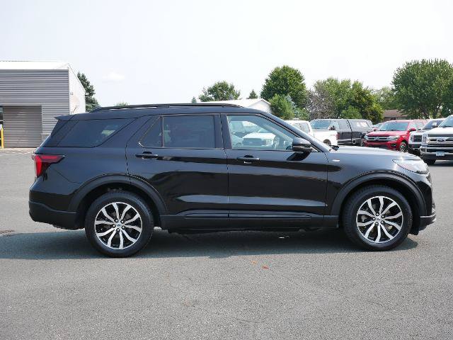 Certified 2025 Ford Explorer ST-Line AWD/4WD image 6