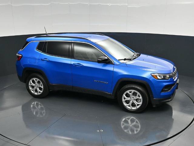 Used 2024 Jeep Compass Latitude w/ Convenience Group AWD/4WD image 38