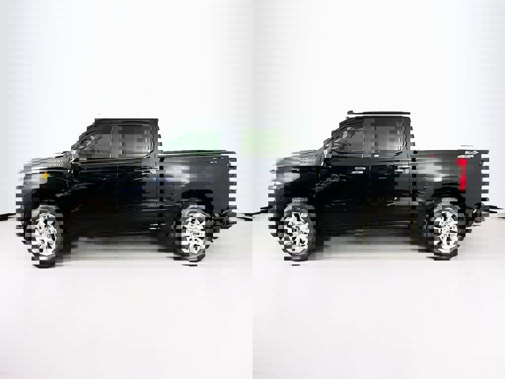 Used 2019 Chevrolet Silverado 1500 Custom image 3