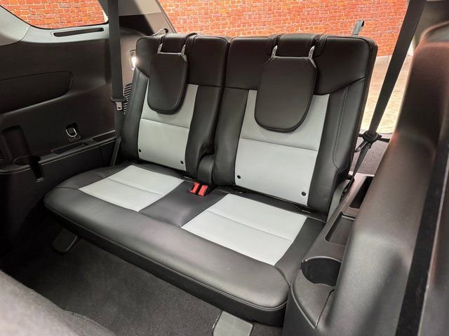 Certified 2022 Ford Explorer XLT w/ Equipment Group 202A image 25