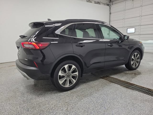 Certified 2025 Ford Escape Platinum AWD/4WD image 3