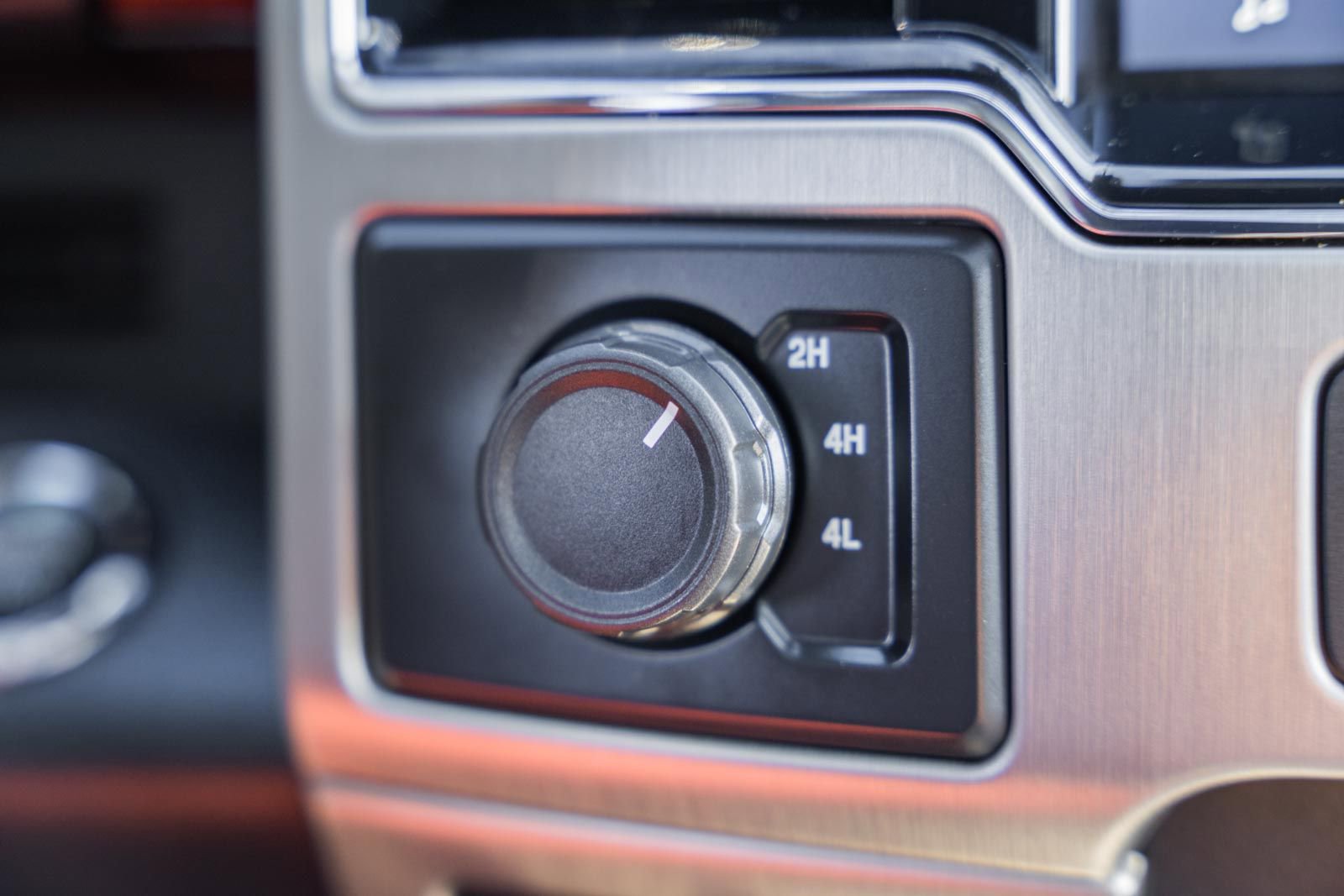 Certified 2022 Ford F450 Platinum w/ FX4 Off-Road Package image 30