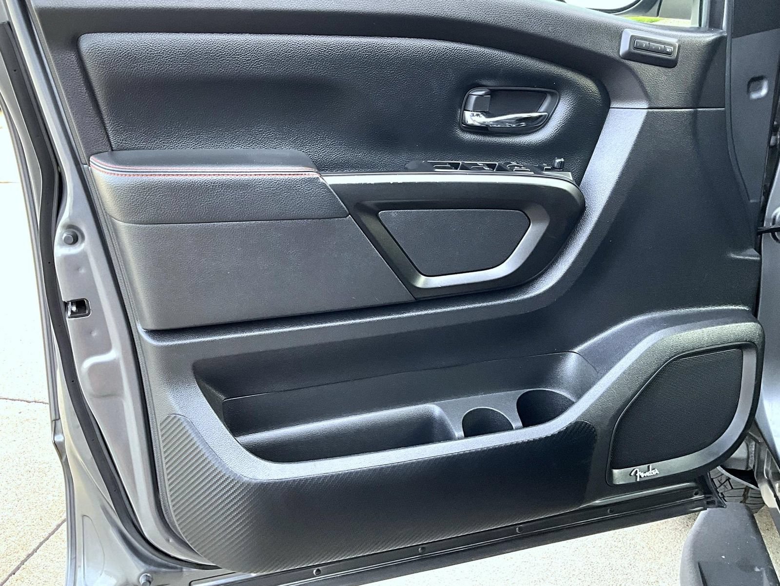 Used 2021 Nissan Titan PRO-4X w/ Pro-4x Convenience Package AWD/4WD image 9