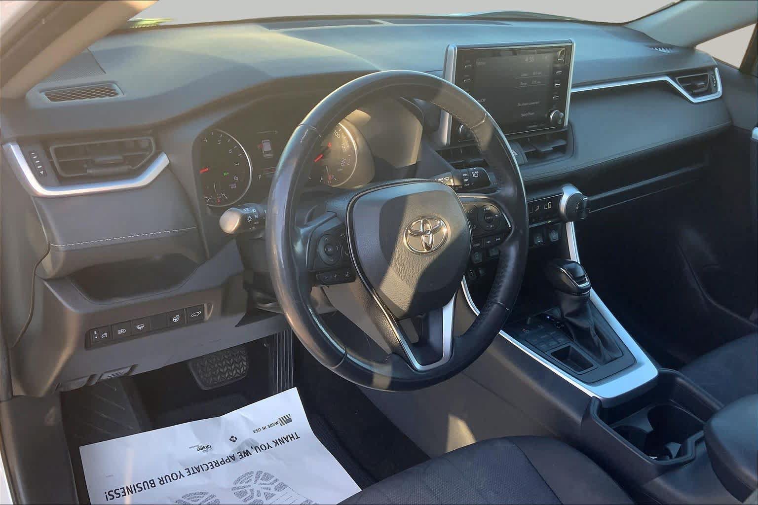 Used 2021 Toyota RAV4 XLE w/ Convenience Package AWD/4WD image 18