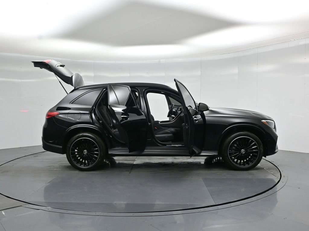 Used 2025 Mercedes-Benz GLC 300 image 4