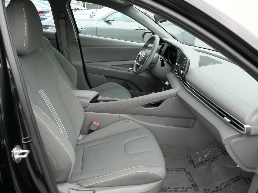 Used 2023 Hyundai Elantra Blue FWD image 28