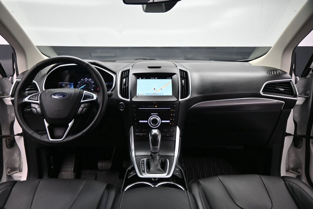 Certified 2018 Ford Edge Titanium w/ Equipment Group 302A AWD/4WD image 21
