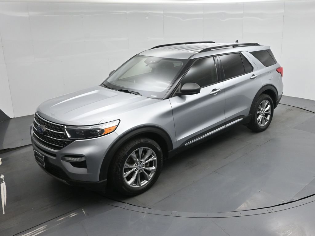 Certified 2022 Ford Explorer XLT w/ Equipment Group 202A image 39