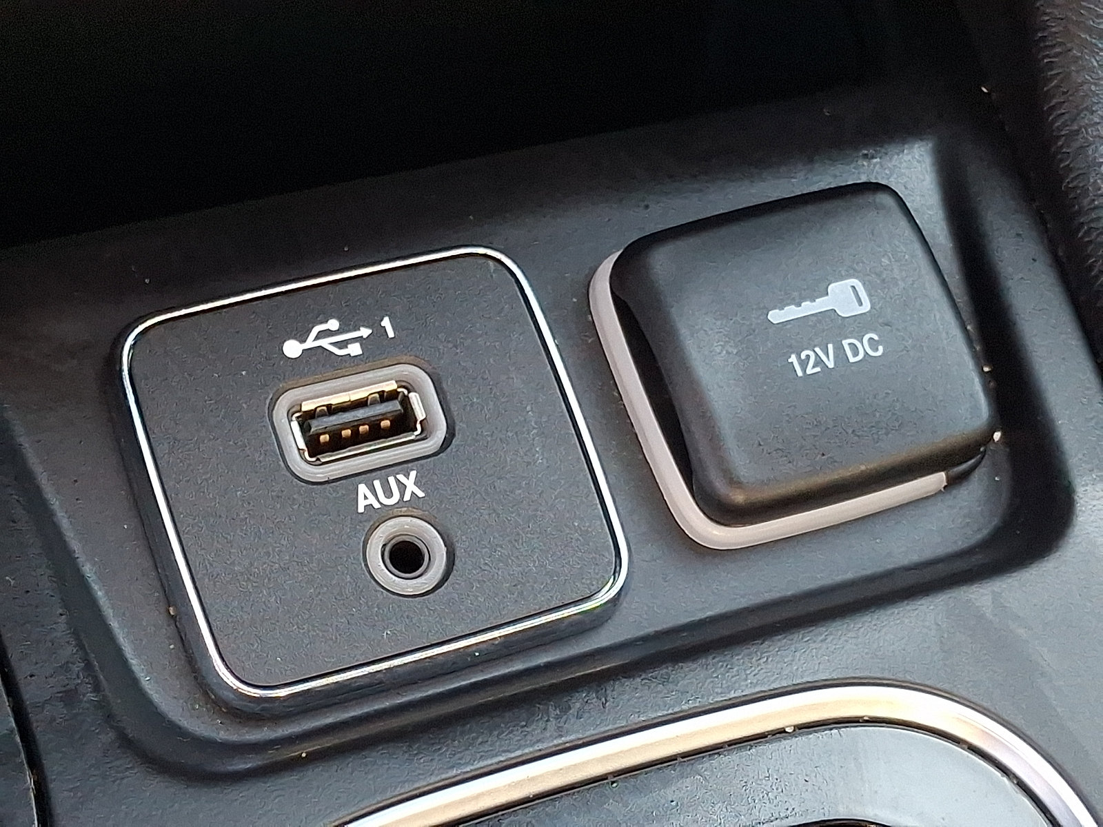 Used 2019 Jeep Cherokee Limited AWD/4WD image 26