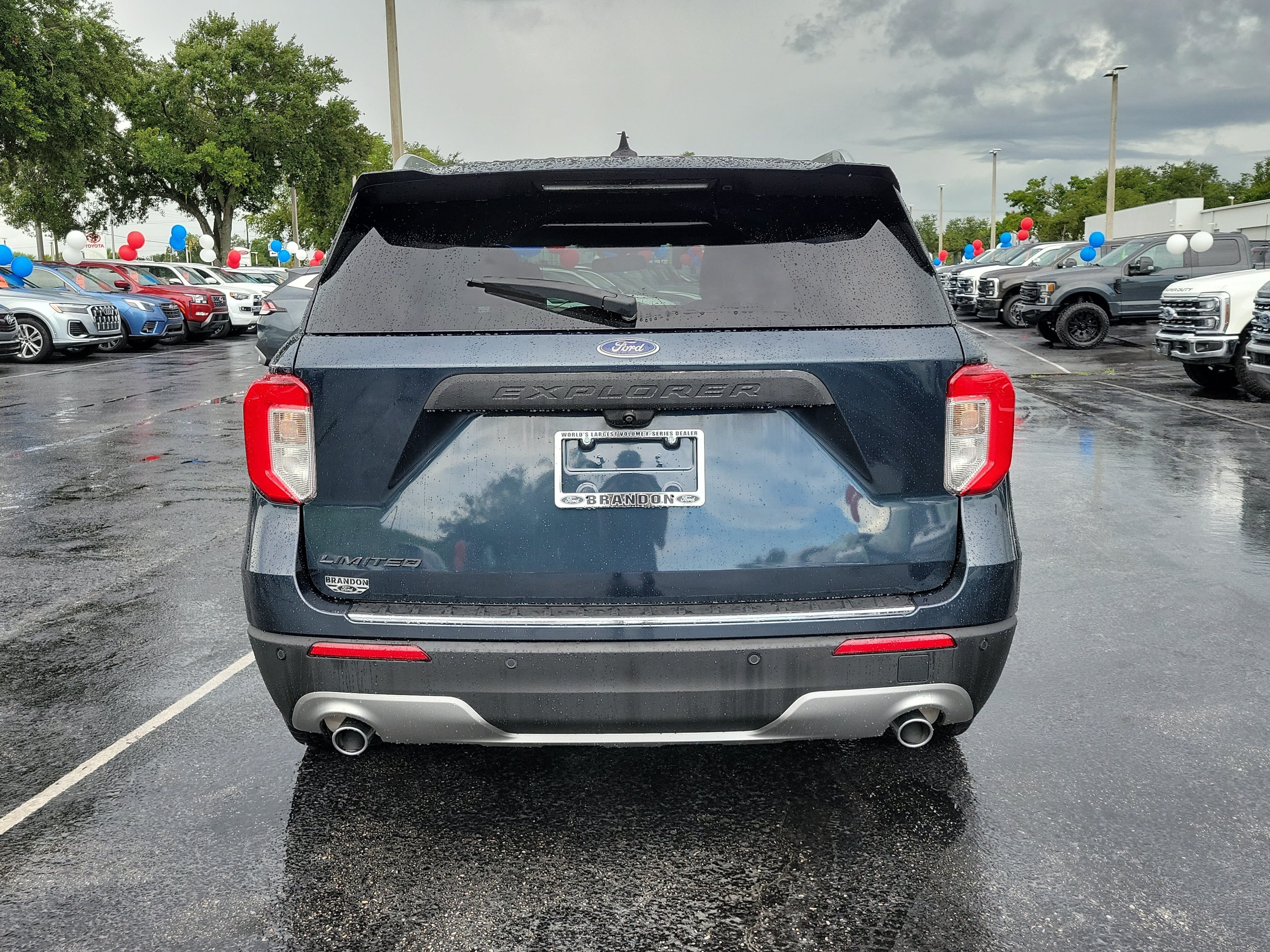 Certified 2023 Ford Explorer Limited w/ Limited Technology Package RWD image 8