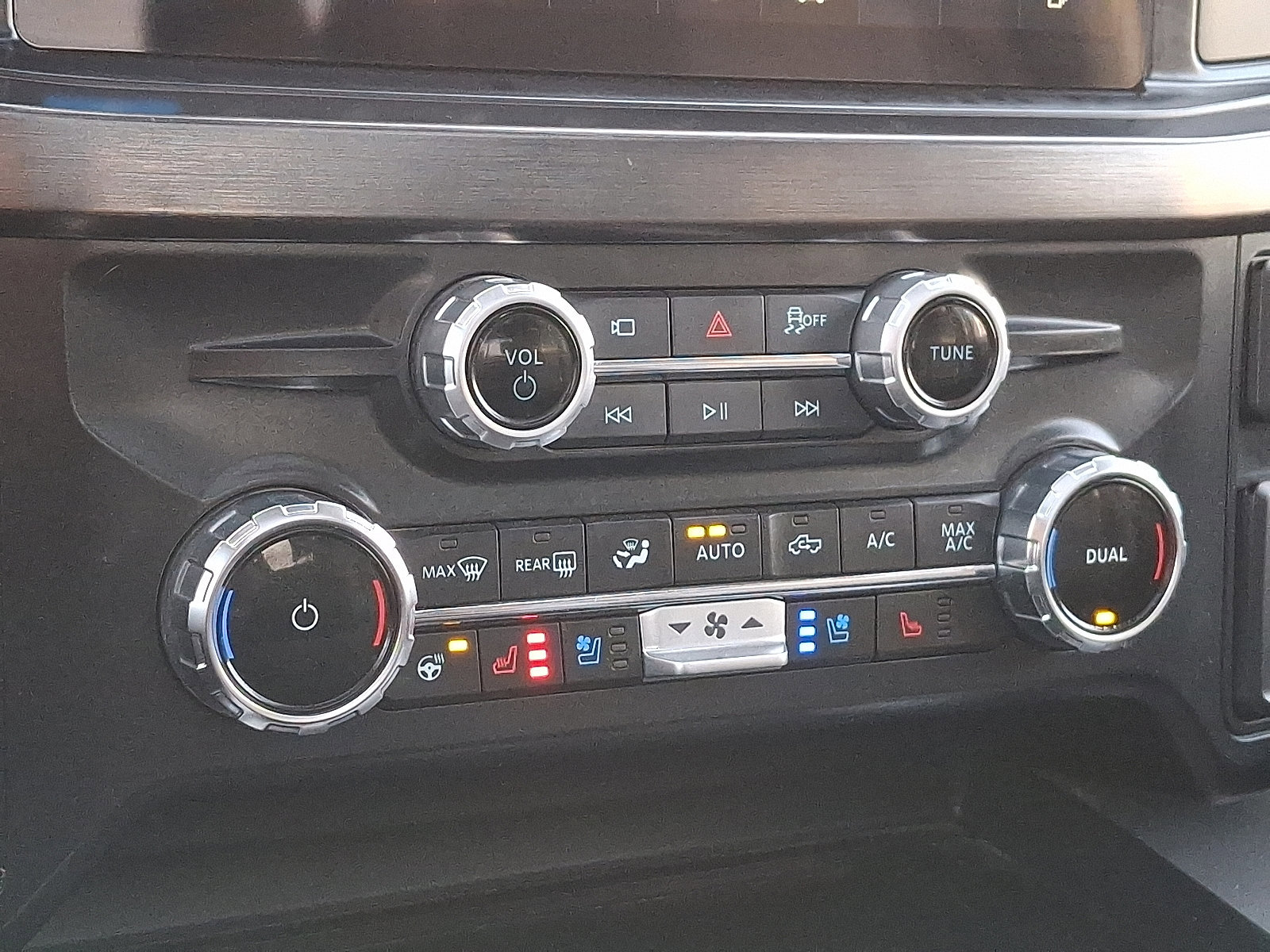 Certified 2025 Ford F350 Lariat w/ Lariat Ultimate Package image 16