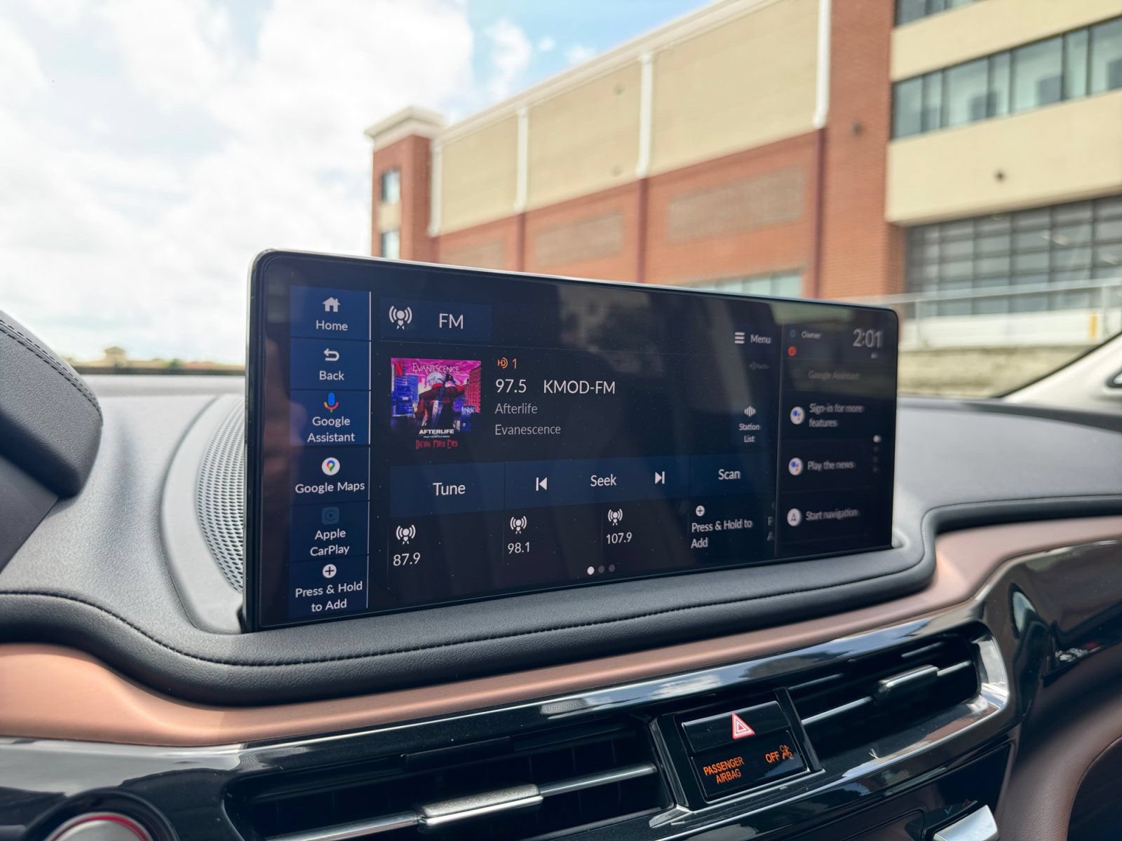 Used 2025 Acura MDX SH-AWD w/ Technology Package image 29