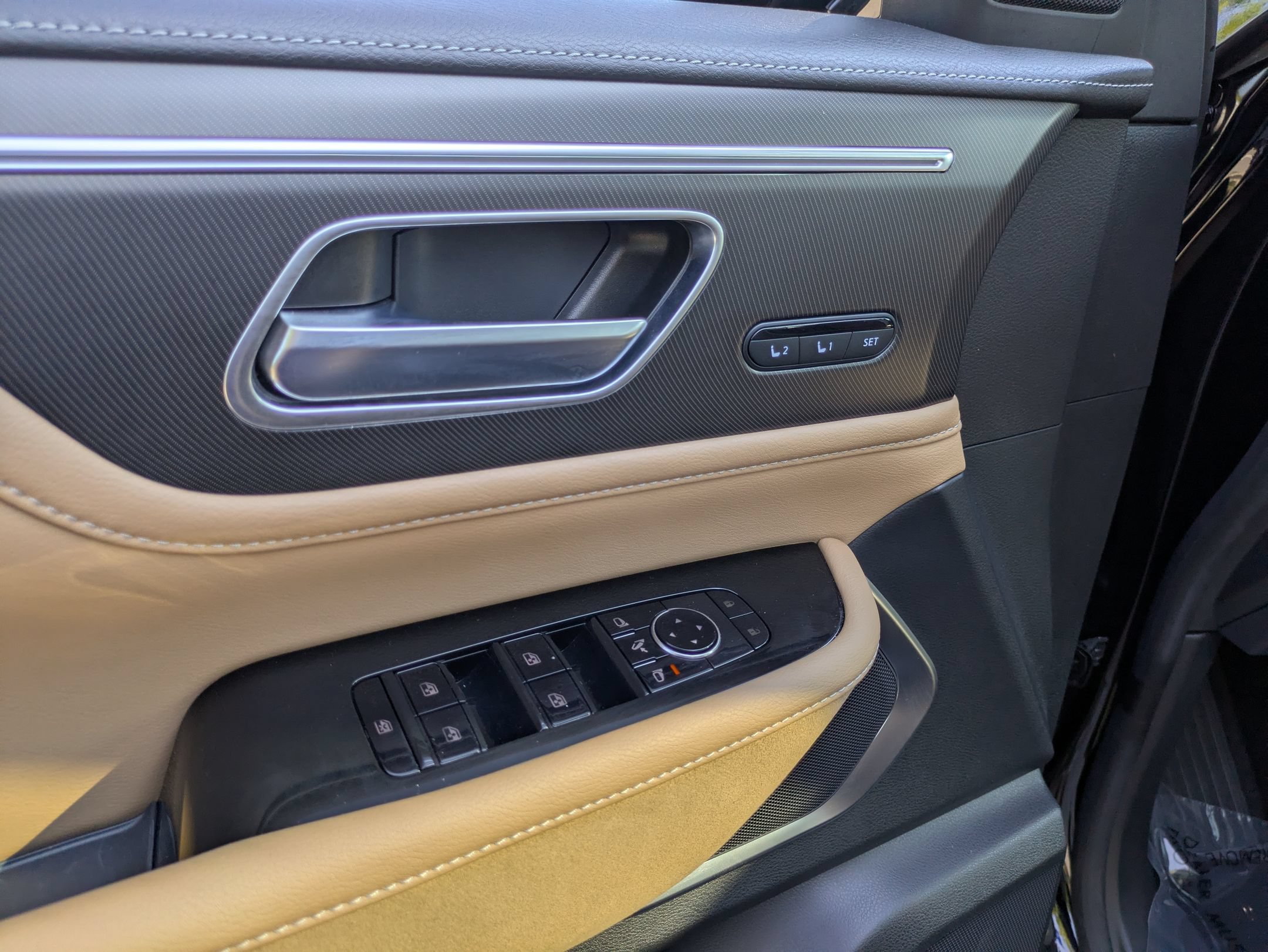 Used 2025 INFINITI QX80 Luxe AWD/4WD image 16