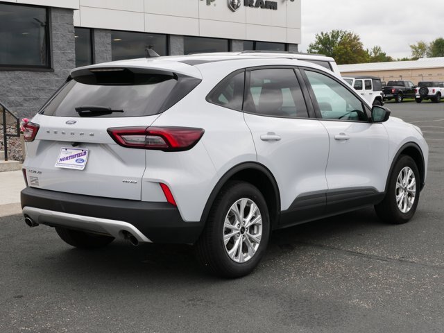 Certified 2025 Ford Escape Active AWD/4WD image 8
