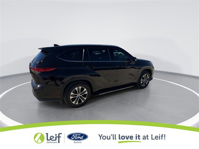 Used 2022 Toyota Highlander XLE image 6