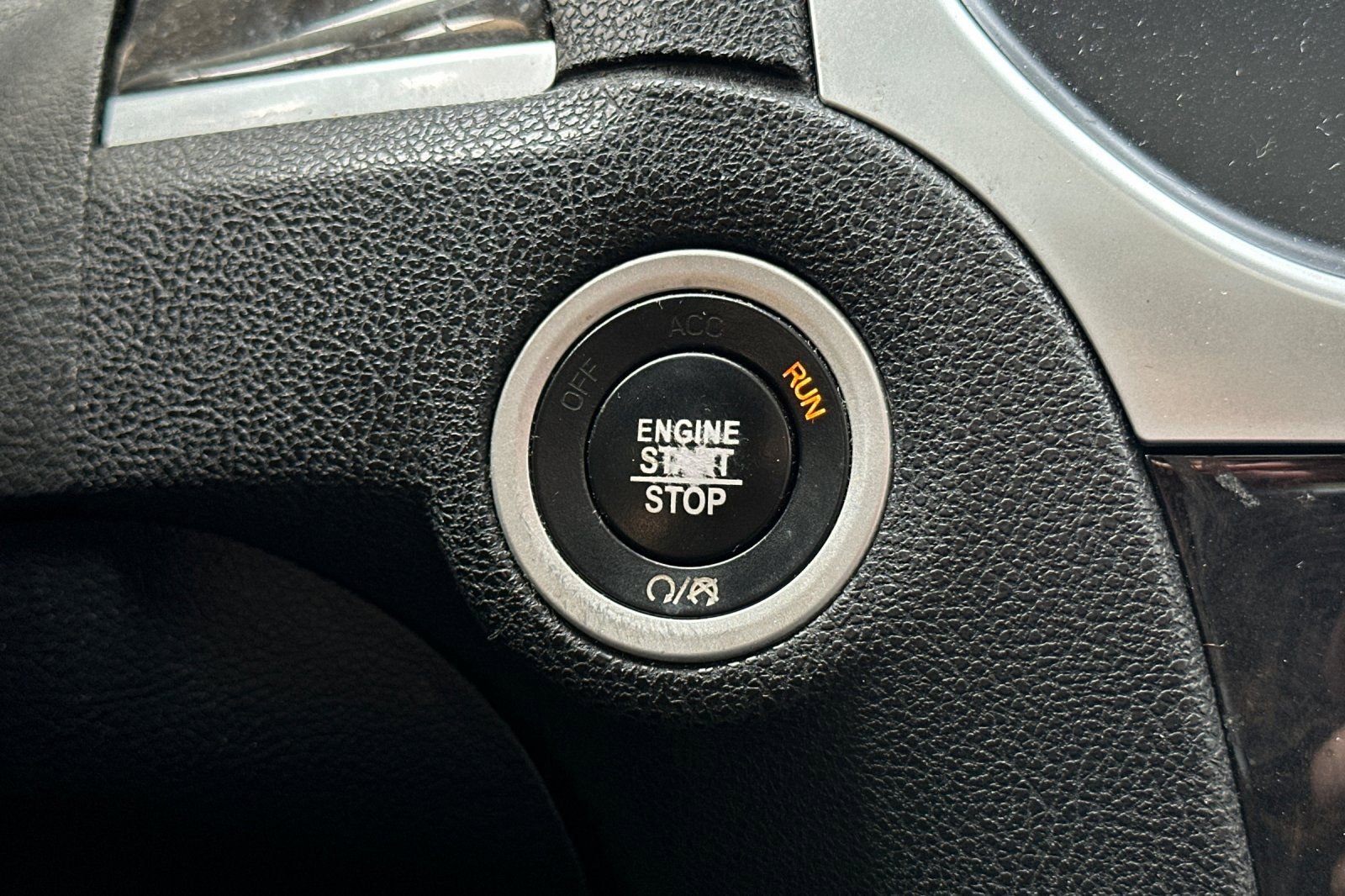 Used 2017 Chrysler 300 C w/ Safetytec Plus Group image 21