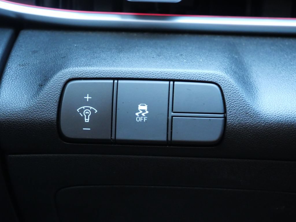 Used 2025 Hyundai Elantra SEL FWD image 25