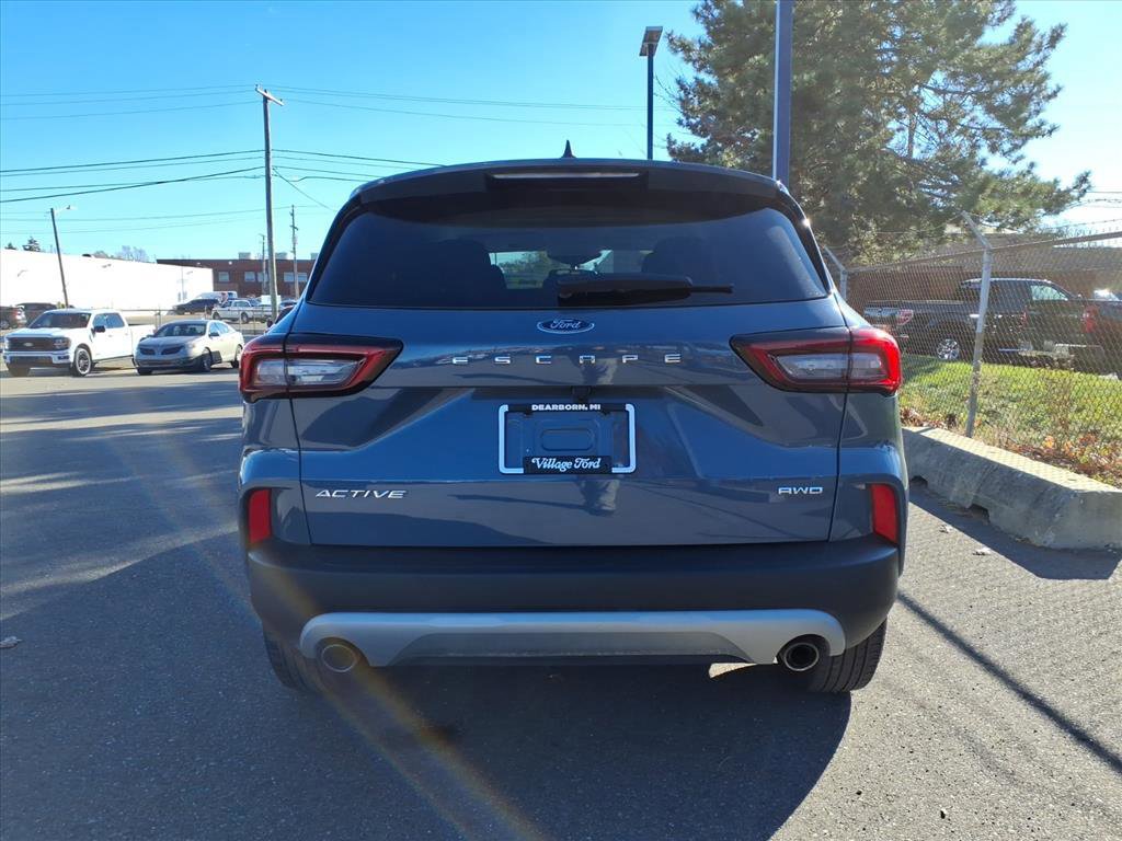 Certified 2023 Ford Escape Active image 3