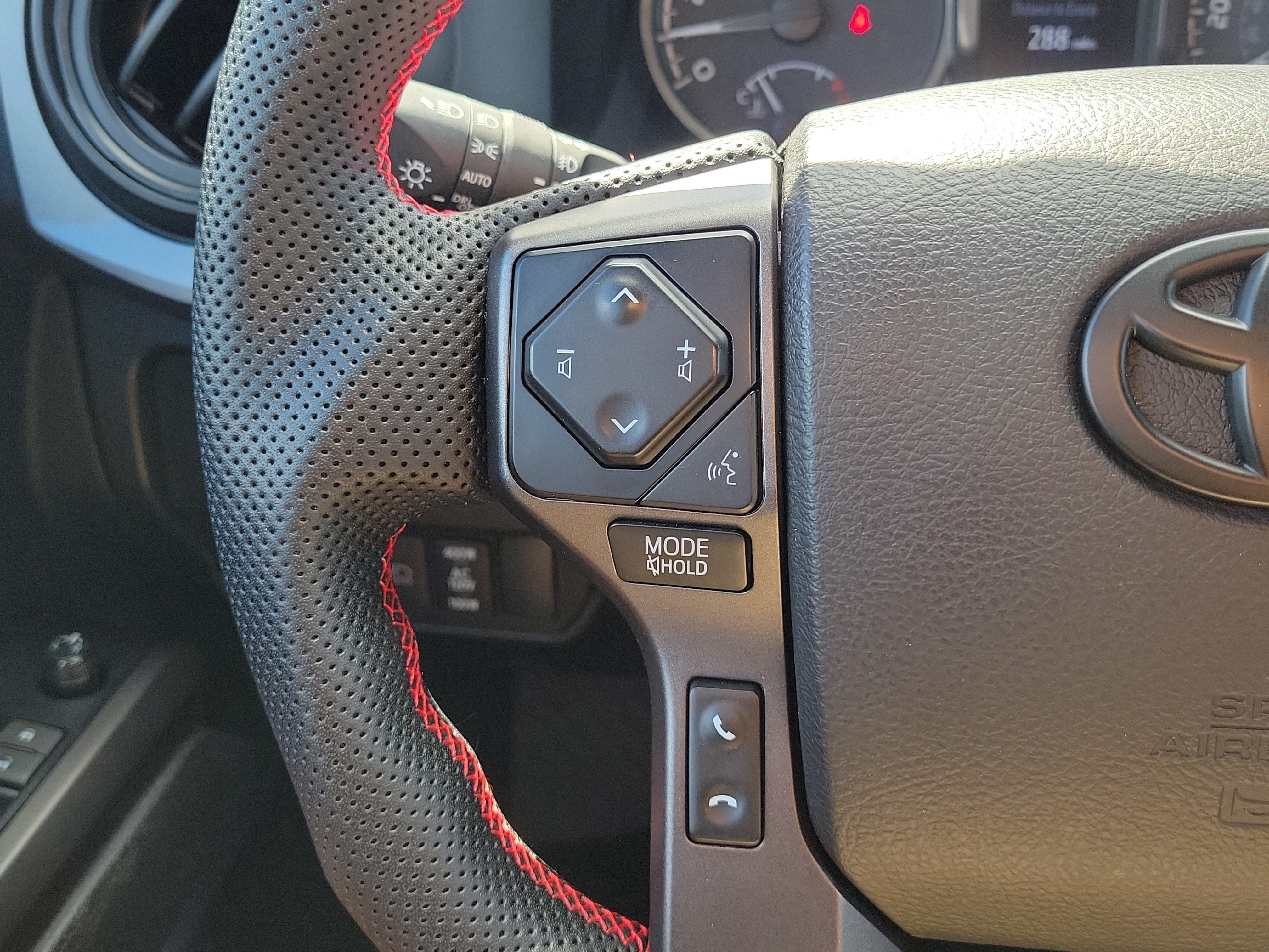 Used 2022 Toyota Tacoma TRD Pro AWD/4WD image 25