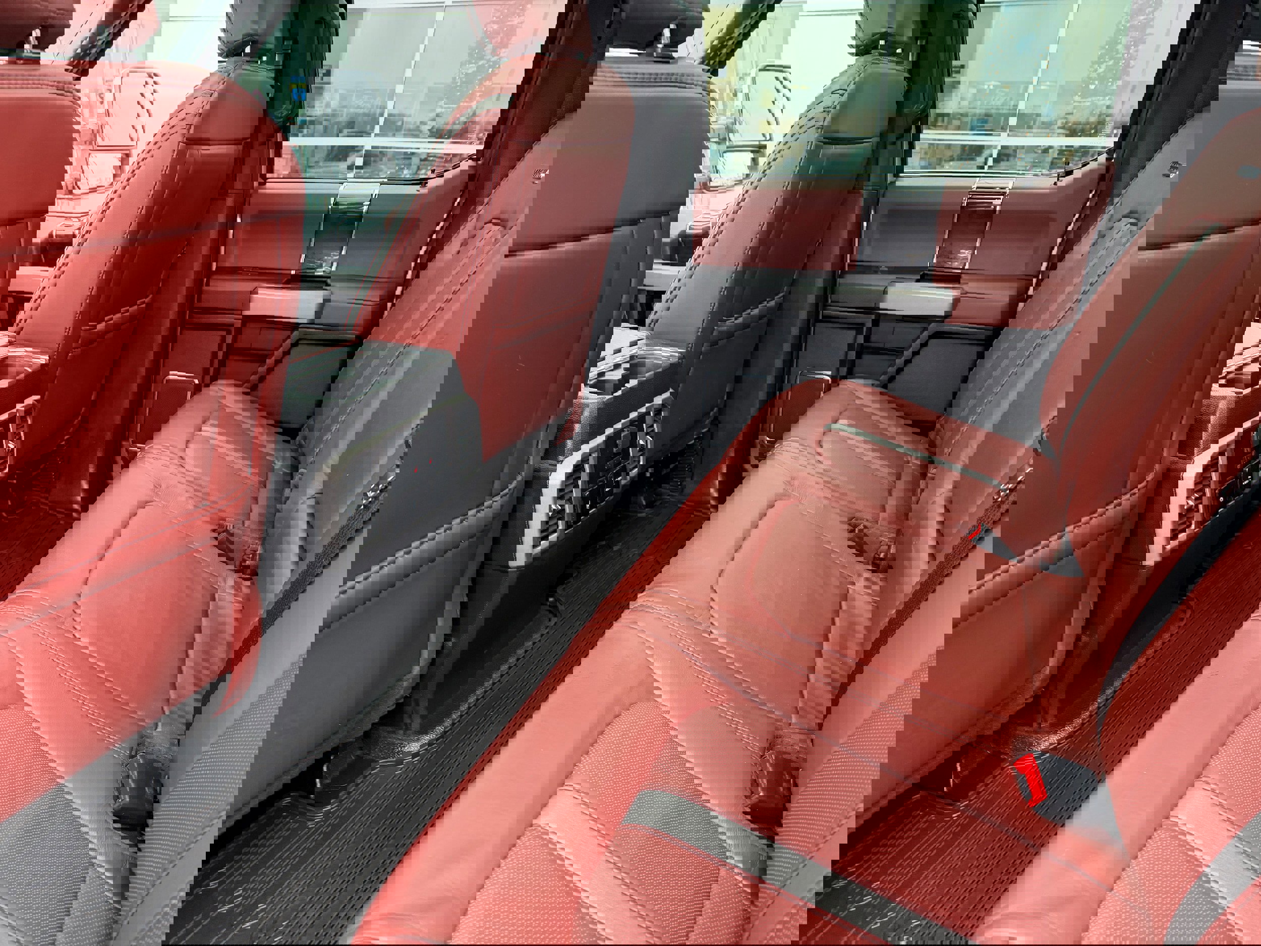 Certified 2021 Ford F250 Platinum w/ FX4 Off-Road Package image 13